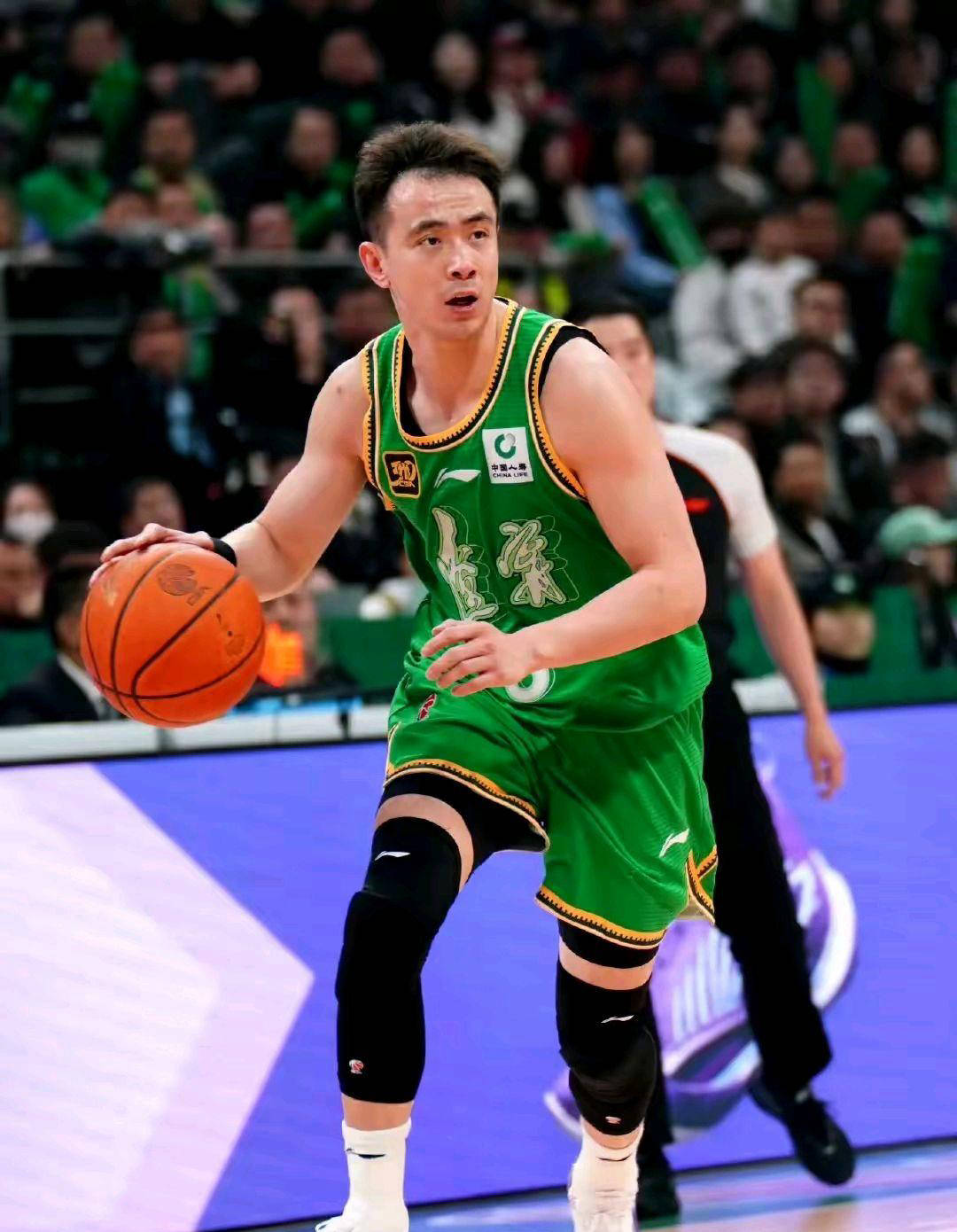 转会期CBA季后赛焦点战；那不勒斯队长鼓劲；管理层满意；资深球员宣示担当的简单介绍