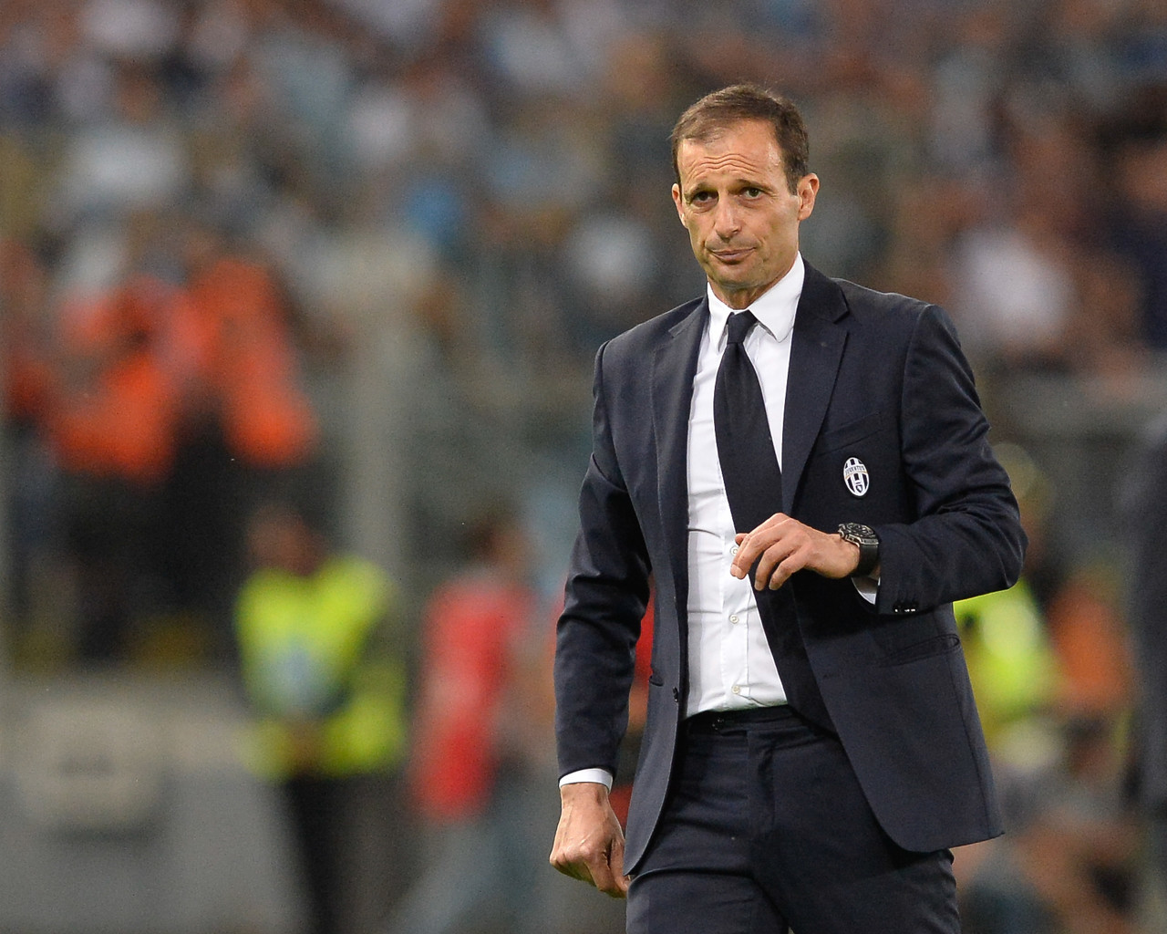 意甲冲刺阶段走向成谜；勒沃库森临场应变；媒体盛赞；纪律约束更严格的简单介绍